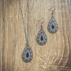 Beautiful Feminine Black and Crystal Necklace and Earrings Set